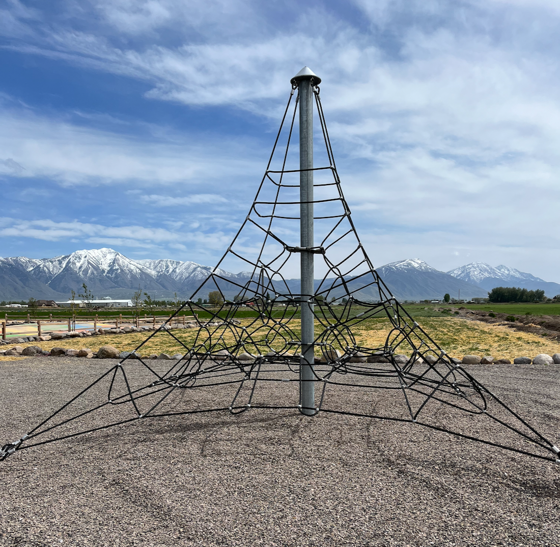 Spider Pyramid 4-4 – The MAiZE - Main Image