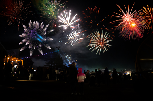 Fireworks_Kids_Watching 2_RJ.jpg